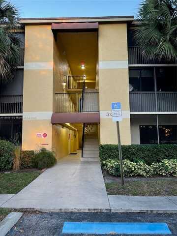 3005 N Oakland Forest Dr, Oakland Park, FL 33309