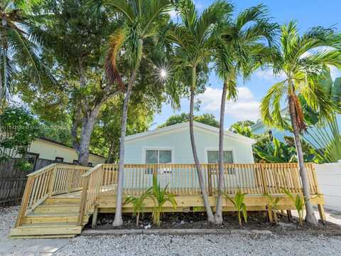 227 Cuba Rd, Tavernier, FL 33070