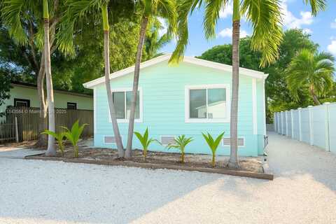 227 Cuba Rd, Tavernier, FL 33070