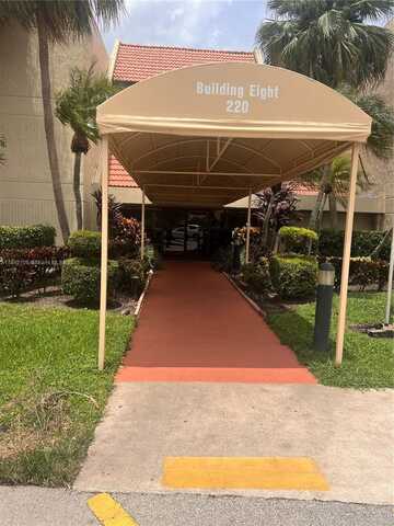 220 Lakeview Dr, Weston, FL 33326