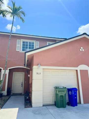 913 NW 100th Ave, Pembroke Pines, FL 33024