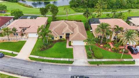 720 W Cypress Pointe Dr W, Pembroke Pines, FL 33027