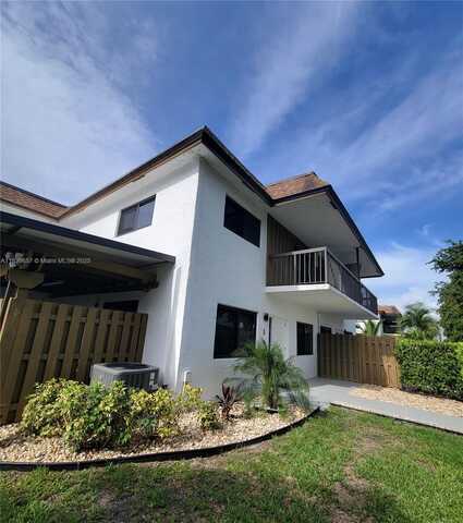 6908 NW 169th St, Hialeah, FL 33015