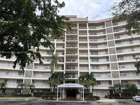 3507 Oaks Way, Pompano Beach, FL 33069