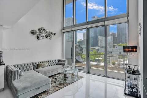 92 SW 3rd St, Miami, FL 33130