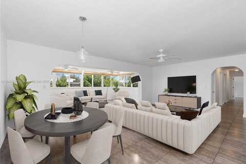 9215 SW 178th Ter, Palmetto Bay, FL 33157