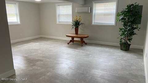 Bear, EAST STROUDSBURG, PA 18302