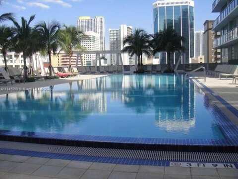 1111 SW 1st Ave, Miami, FL 33130