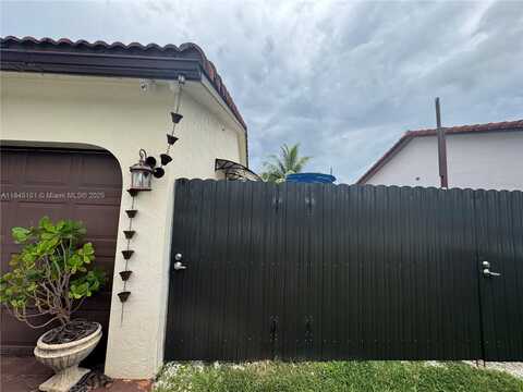 15411 SW 177th Ter, Miami, FL 33187
