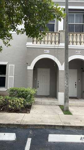 4911 SW 140th Ter, Miramar, FL 33027