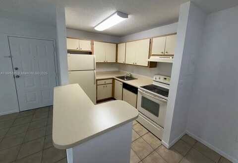 7090 NW 179th St, Hialeah, FL 33015