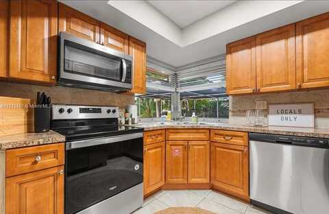 1891 NW 31st Ct, Oakland Park, FL 33309