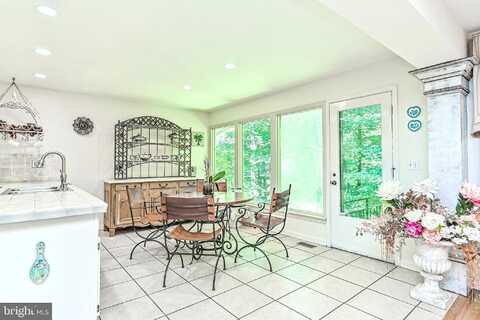41St, MC LEAN, VA 22101