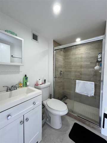 1102 NW 103rd St, Miami, FL 33150