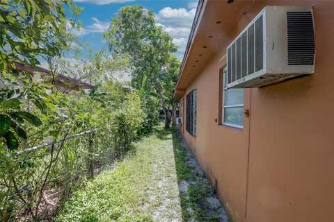 13785 NW 5th Ave, North Miami, FL 33168