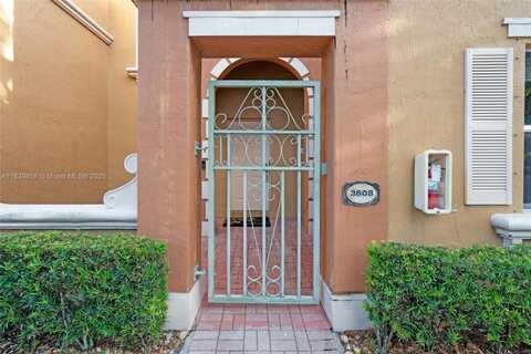 8422 NW 140th Ter, Miami Lakes, FL 33016