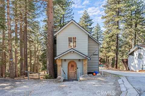 Live Oak, RUNNING SPRINGS, CA 92382