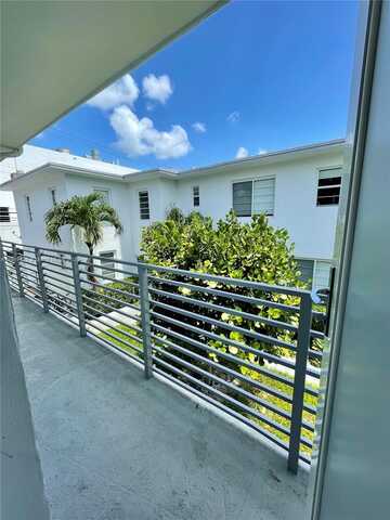 942 Lenox Ave, Miami Beach, FL 33139