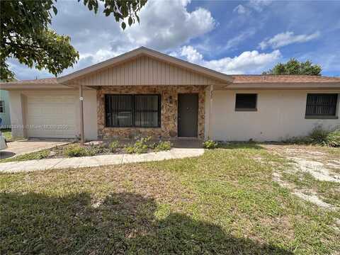 225 Sparrow Ave, Sebring, FL 33870