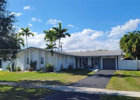19610 Lenaire Dr, Cutler Bay, FL 33157