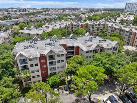 8120 Geneva Ct, Doral, FL 33166