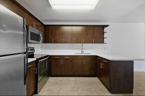 6940 Miami Gardens Dr, Hialeah, FL 33015