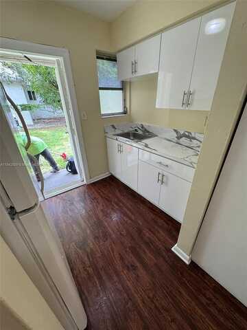 844 NW 18th Ave, Fort Lauderdale, FL 33311