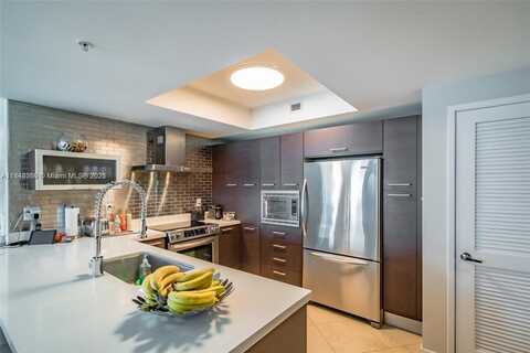 250 Sunny Isles Blvd, Sunny Isles Beach, FL 33160