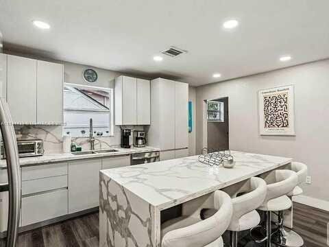 2300 Island Dr, Miramar, FL 33023