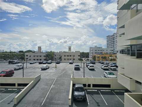 2899 Collins Ave, Miami Beach, FL 33140