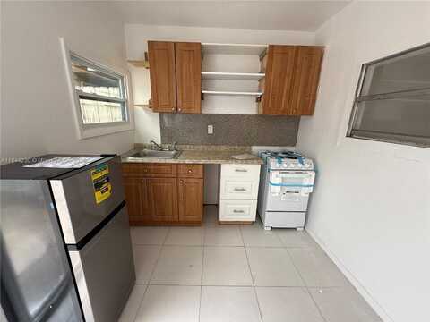 2146 NW 18th terr, Miami, FL 33125