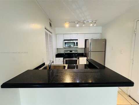 630 S Park Rd, Hollywood, FL 33021