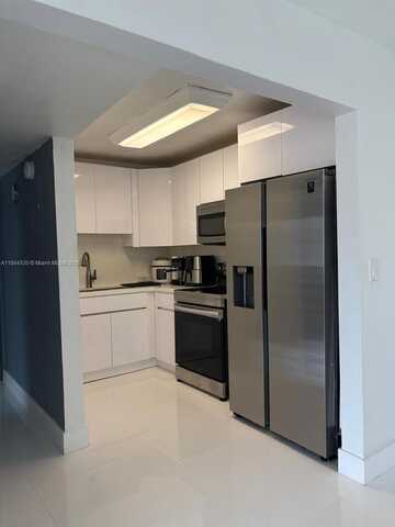 495 NW 72nd Ave, Miami, FL 33126
