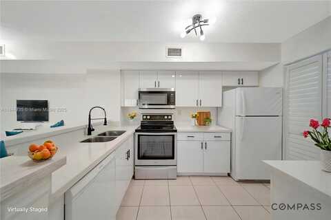 2620 S University Dr, Davie, FL 33328