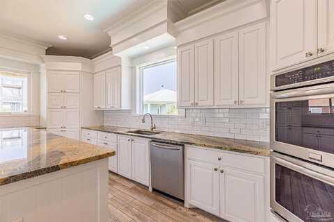Calle Traviesa, GULF BREEZE, FL 32561