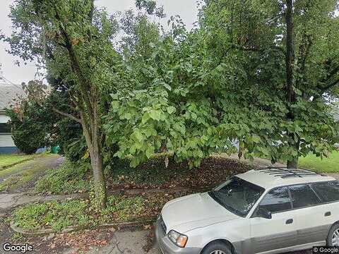 Russet, PORTLAND, OR 97217