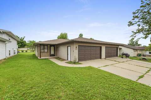 2533 Sun Ter, Green Bay, WI 54311