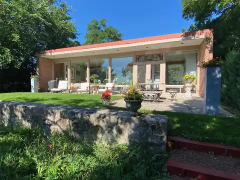 221 W Main St, Port Washington, AZ 53074
