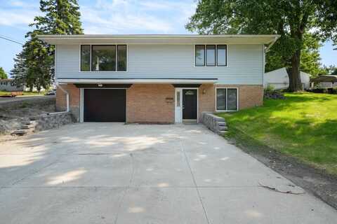1103 9th Ave, Union Grove, WI 53182