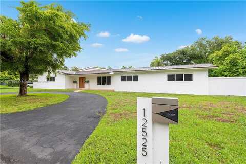 68Th, PINECREST, FL 33156