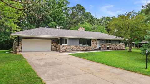 N51w14664 Lancaster Ave, Menomonee Falls, WI 53051