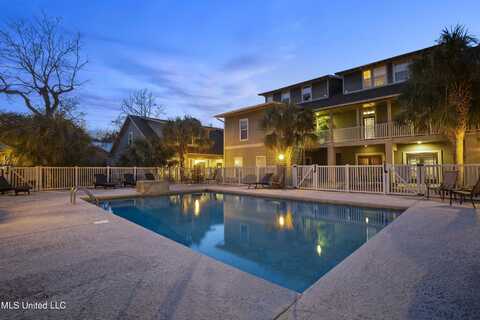 922 Porter Avenue, Ocean Springs, MS 39564