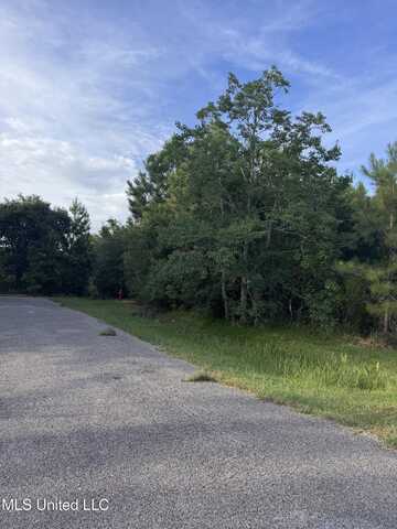 10128 Peachtree Drive, Waveland, MS 39576