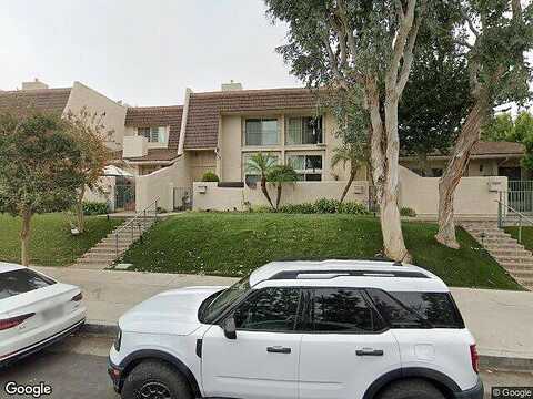 Randi, WOODLAND HILLS, CA 91367