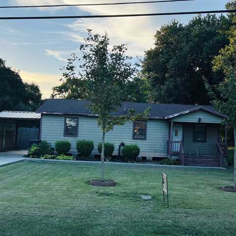 Val, GROVES, TX 77619