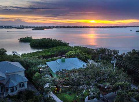 8810 FISHERMENS BAY DRIVE, SARASOTA, FL 34231