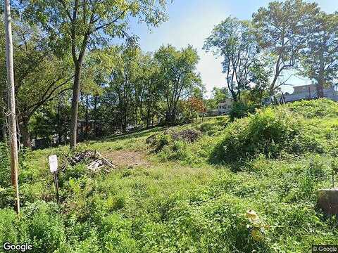 Diamond Ave, ASTON, PA 19014