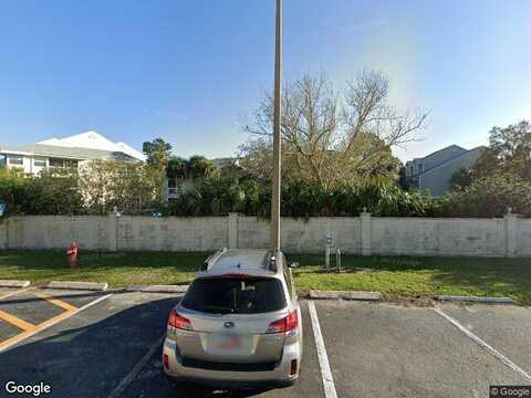 Stones Throw Circle N, Saint Petersburg, FL 33710