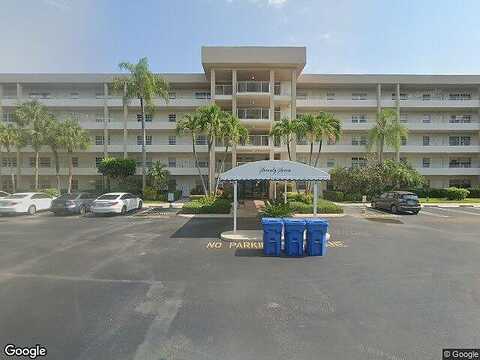 Oaks Clubhouse Dr, Pompano Beach, FL 33069