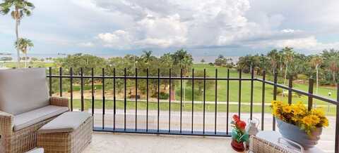 1120 N SHORE DRIVE NE, Saint Petersburg, FL 33701
